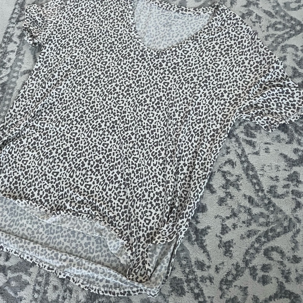 A&E sexy soft T leopard - sz sml